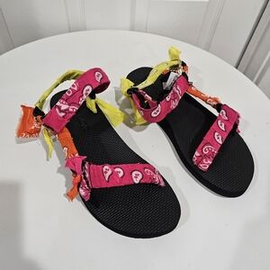 ARIZONA LOVE Trekky Bandana Mix Fuchsia Sandal